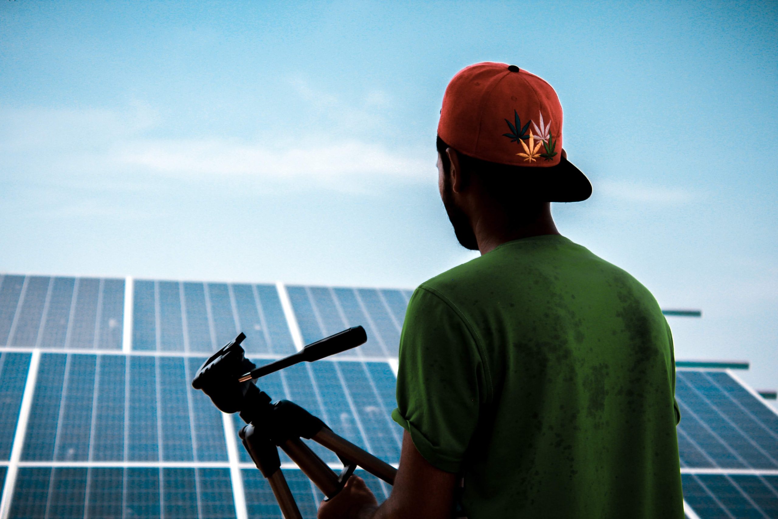The Evolution of Solar Panel Technology – From Mono  PERC to Bifacial Innovation